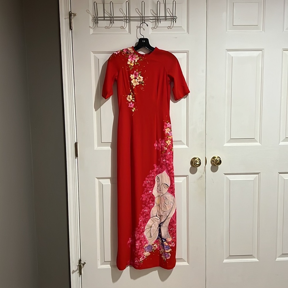 Super Cute Vietnamese Dress size 0-2. GUC great for Anime/Comicon costume